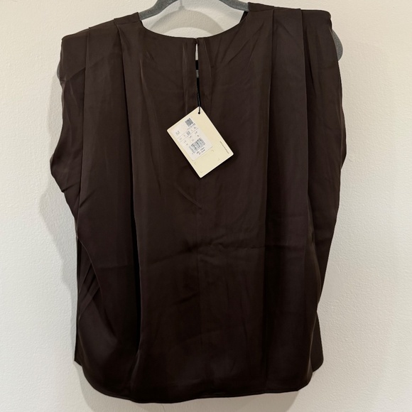 Lianne Shoulder Padded Pleated Top - Picture 2 of 3